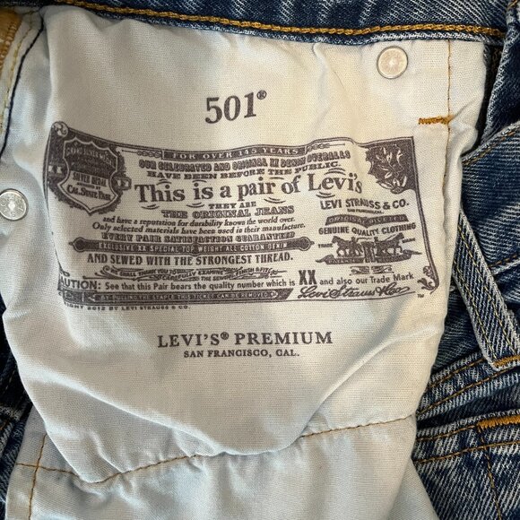 Levi's 501 Cropped Jeans - Picture 4 of 5
